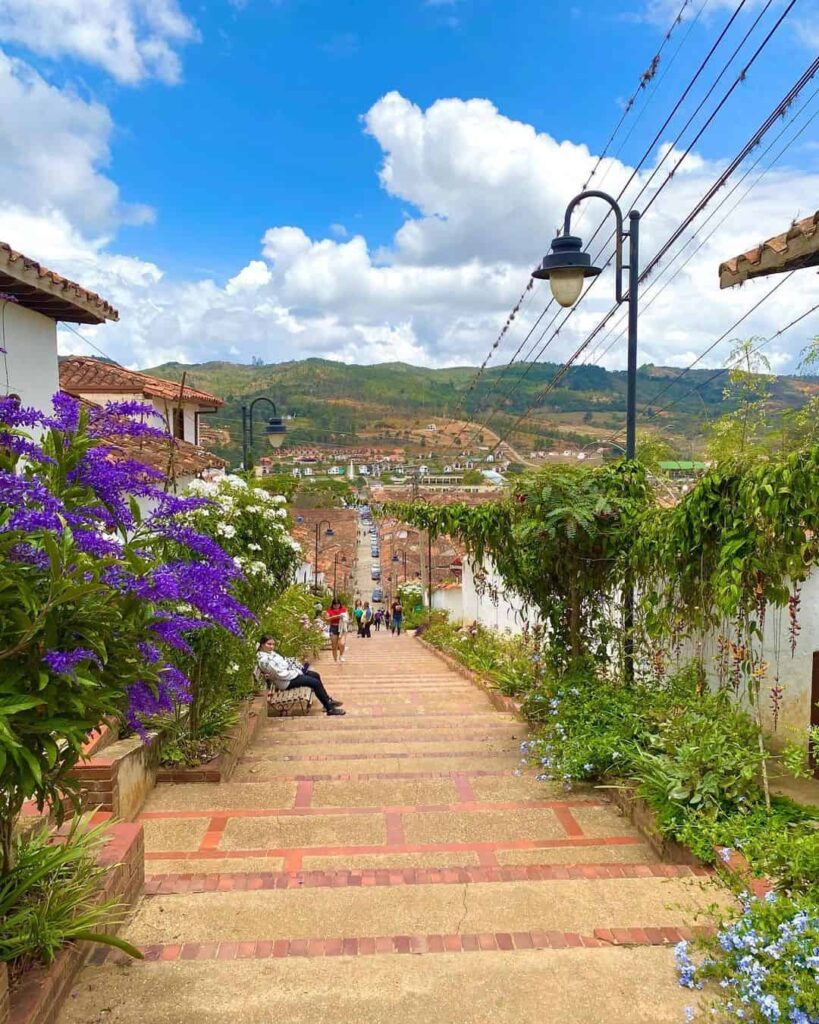 Imagen de una ruta urbana cultural y patrimonial, destacando puntos históricos y culturales clave de Zapatoca.